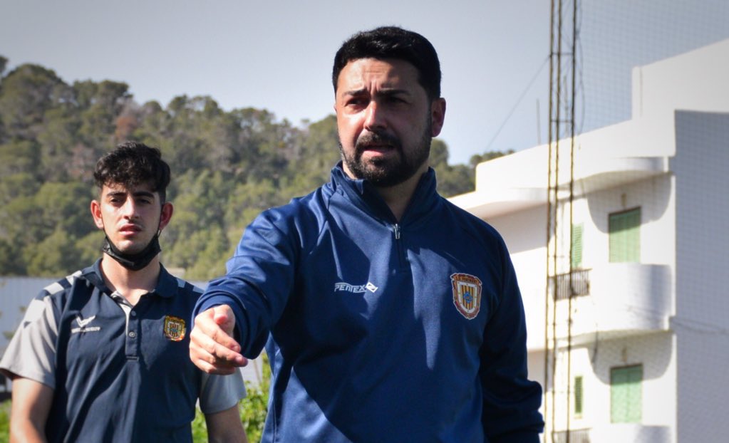 𝐆𝐑𝐀𝐂𝐈𝐀𝐒 𝐋𝐎𝐋𝐎 por 18 meses en los que la <a href="/SDPortmany/">SD Portmany</a> 🔴🔵 ha sido el 𝒎𝒆𝒋𝒐𝒓 𝒆𝒒𝒖𝒊𝒑𝒐 𝒋𝒖𝒗𝒆𝒏𝒊𝒍 𝒅𝒆 𝑰𝒃𝒊𝒛𝒂

✅ 56 puntos en 36 partidos
⚽️ 56 goles a favor y 46 en contra
5️⃣ Quinto clasificado Liga Nacional 20/21

¡Mucha suerte <a href="/lolopaniza/">Lolo Paniza</a> en el futuro!