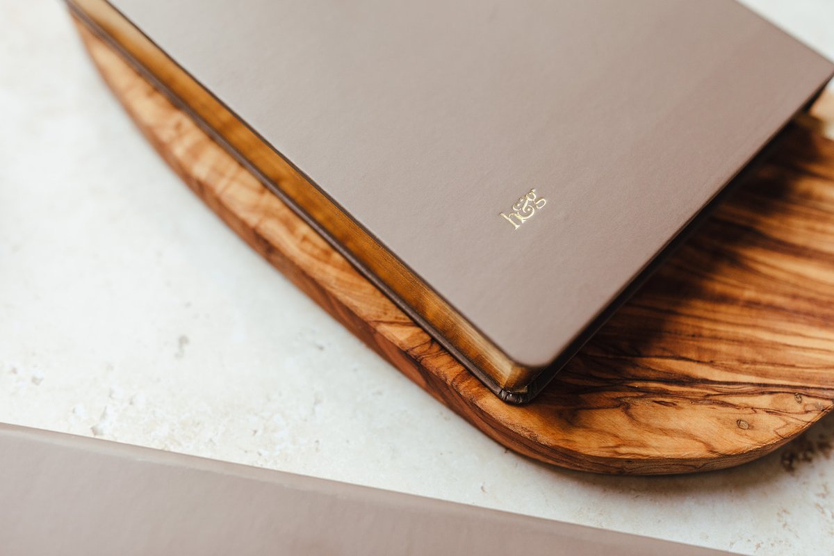 hexandginger's tweet photo. A little bit of gold foil never hurt nobody. https://t.co/NWwrs03vuM
