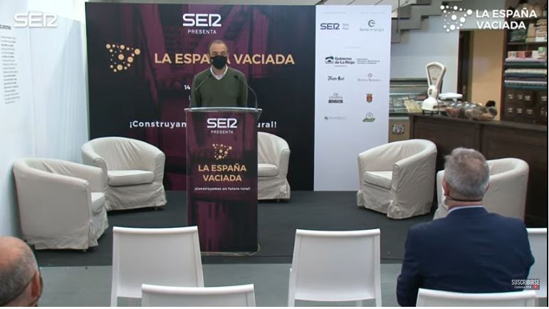 🔴 EN DIRECTO | Tiempo ahora para Sergio Andrés Cabello. profesor Sociología en la Universidad de La Rioja y autor de 'La Espana en la que nunca pasa nada' cadenaser.com/emisora/2021/0… #SEREspañavaciada