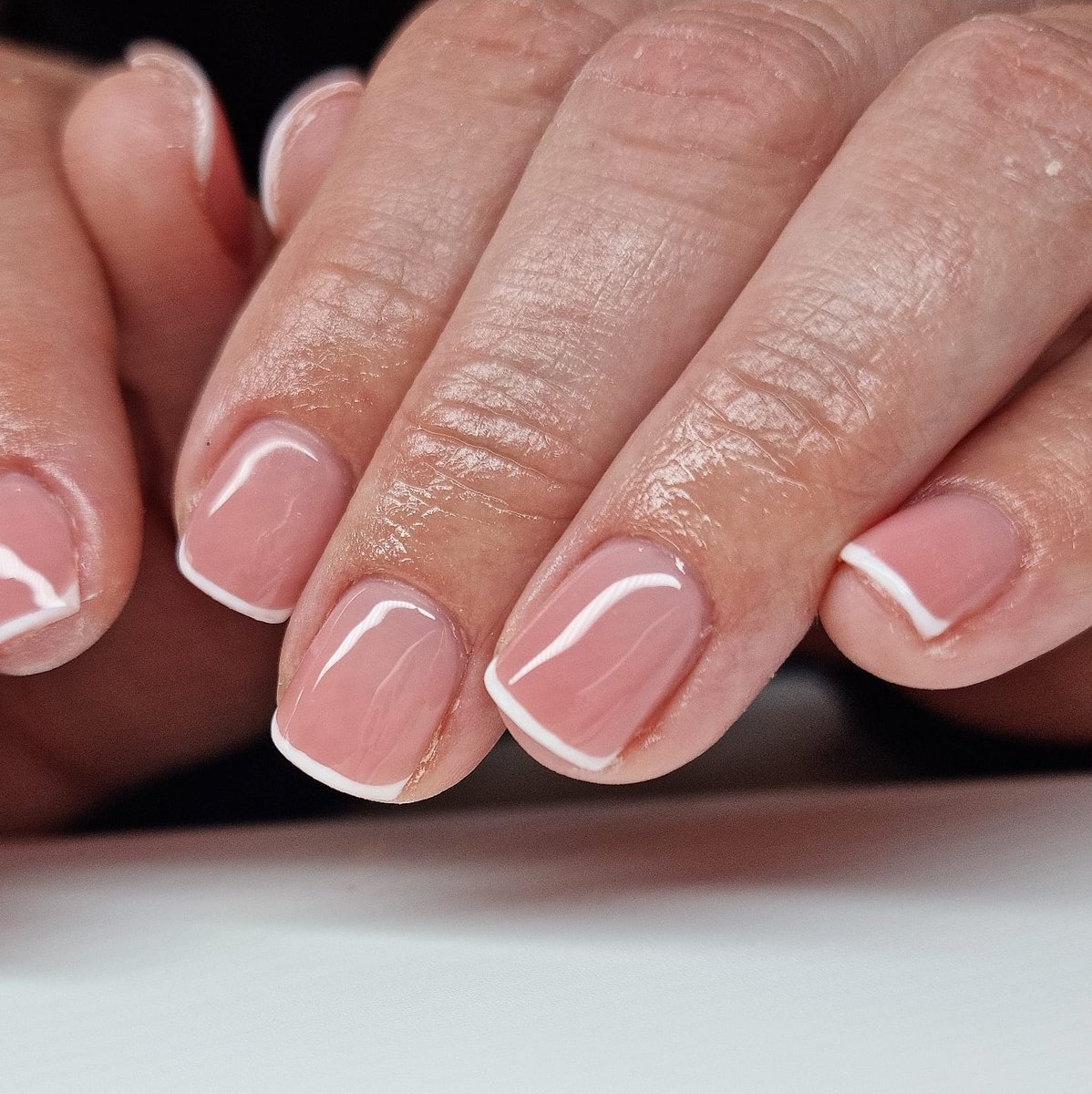 PureNailsUK's tweet photo. Tiny tips β¨
#Nails by Christina Birch using Halo #EasiBuild Cover Pink and #HaloGelPolish in Elise and French White https://t.co/CFkMuW7rUF