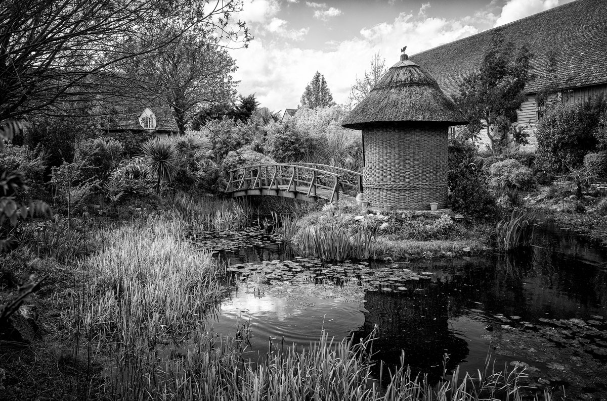 pocketpics's tweet photo. Brockworth Court, nr. Gloucester in Gloucestershire https://t.co/pdMNnwZIGN