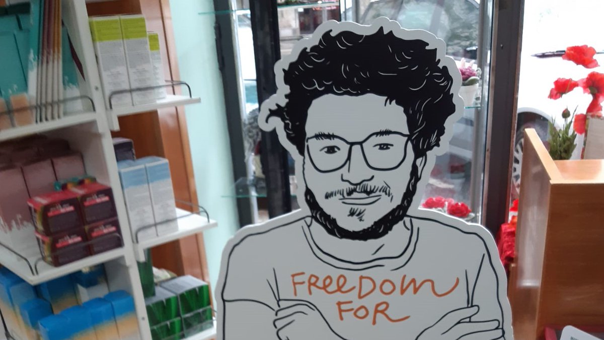 AmnestyPiemonte's tweet photo. Il Piemonte chiede LIBERTA' PER PATRICK ZAKI
#FreePatrickZaki
Ringraziamo l'Erboristeria Magia delle Erbe di #Borgaretto che ha deciso di prendere posizione e appoggiare la campagna per la liberazione di Patrick Zaki.
@amnestyitalia @AmnestyGr115 @Ansa_Piemonte https://t.co/io0b4C7XE1