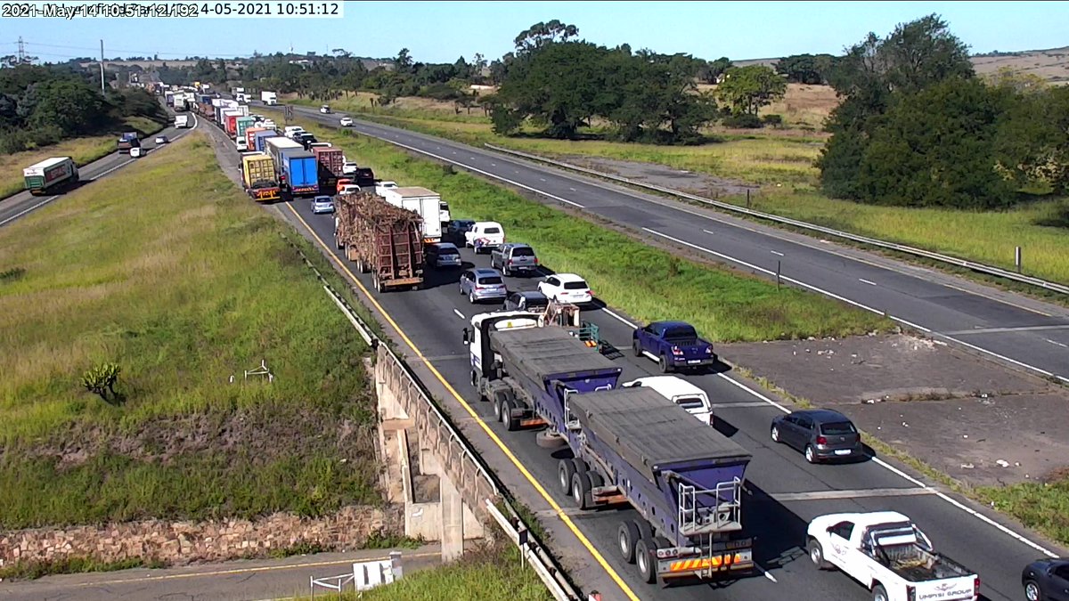 i_trafficKZN's tweet photo. Ongoing: Roadworks: N3 to DBN at Lynnfield Park I/C; Left lane closed; Expect Delays. https://t.co/5ZFR9ZHWlA https://t.co/HxdgaOoiOM