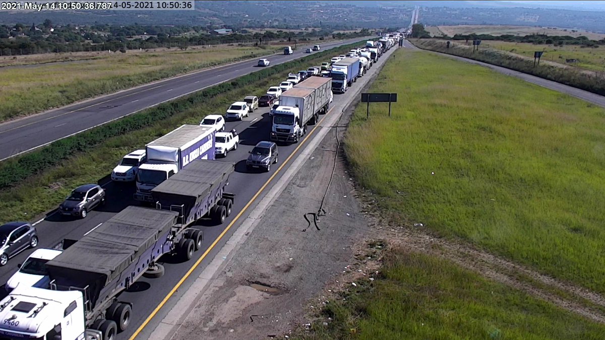 i_trafficKZN's tweet photo. Ongoing: Roadworks: N3 to DBN at Lynnfield Park I/C; Left lane closed; Expect Delays. https://t.co/5ZFR9ZHWlA https://t.co/HxdgaOoiOM