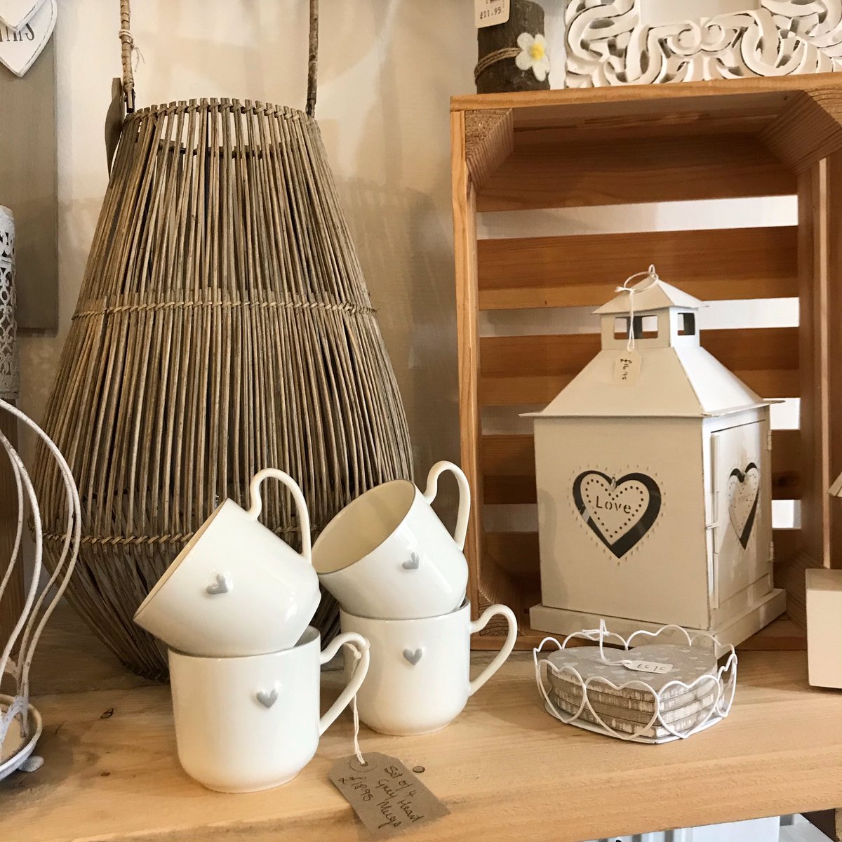 Well aren’t these grey heart mugs just the cutest? Are you a coffee or a tea person? I used to be all about the tea, but since having kids, I can’t get enough of the coffee! 🙈😆 The grey heart is slightly risen on these beautiful new mugs and they are just £18.95 for the set x
