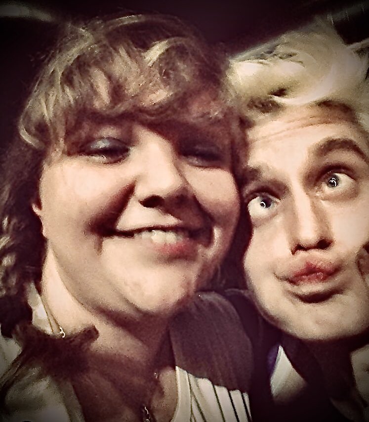 Grandissimo il successo di Un Passo dal Cielo. Super contenta perché adoro la serie. Poi quest’anno c’è Luca che sono fiera di seguire dal 2014. 
Ieri spulciando sul mio Instagram ho trovato due foto con Luca di un evento del 2015.
Ti voglio bene Luca💓 <a href="/lucaChikovani/">Luca Irakli Chikovani</a>