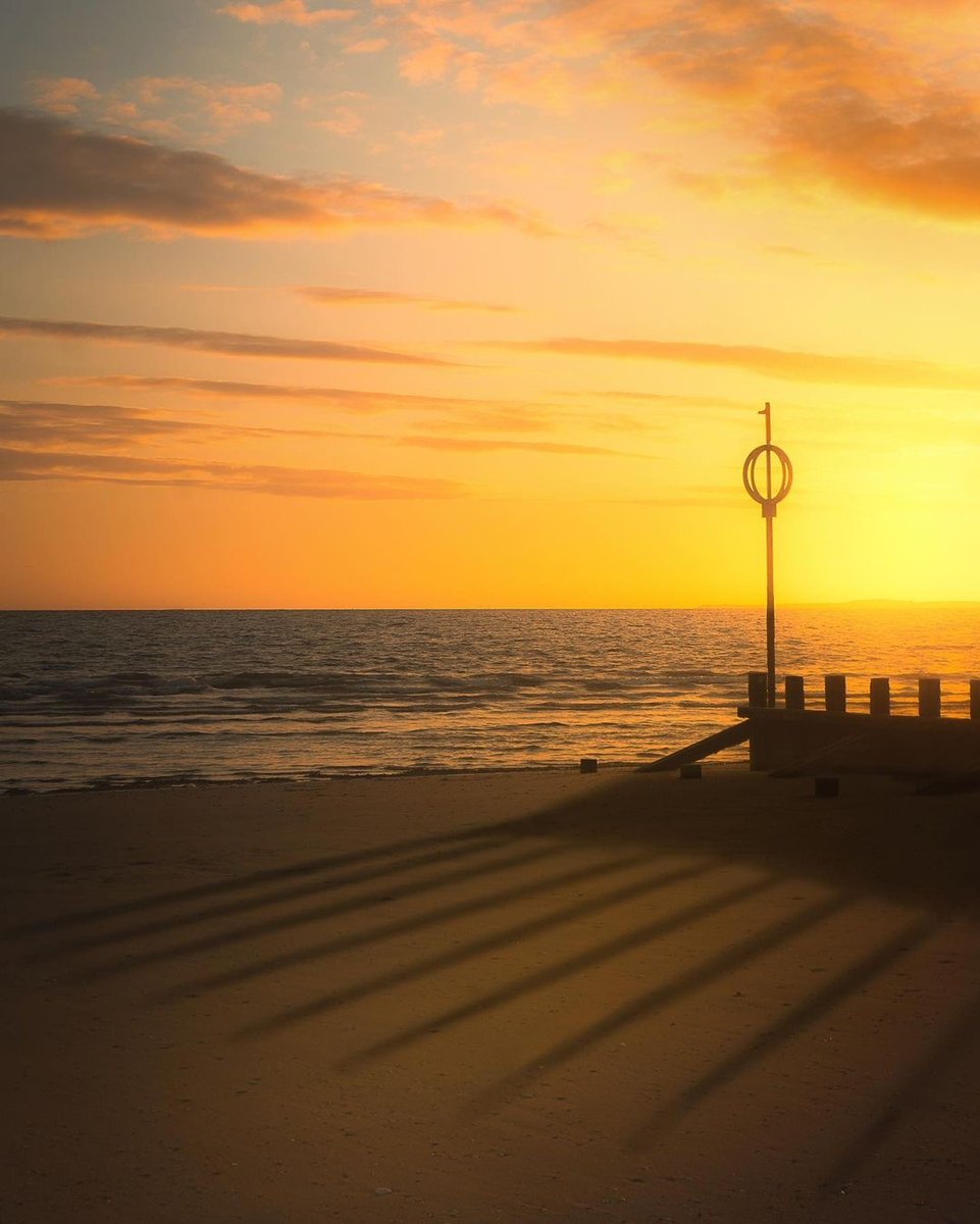 edinburgh's tweet photo. Portobello Beach, Edinburgh’s year-round seaside - the perfect place to feel the sand between your toes! 😎🏖
📍 Portobello Beach
📸 IG/ayespyphotography
#edinphoto #ForeverEdinburgh https://t.co/Sc0ShWWMh5