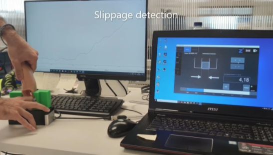 AIJU_Tecnologi's tweet photo. ➡️ En #AIJU desarrollamos un #sistema #robótico 🤖 para manipular objetos deformables dentro del #ProyectoEuropeo #softmanbot .Su objetivo es controlar la #fuerza y el deslizamiento a través de la sensorización de la herramienta robótica de @ZimmerGroup https://t.co/sm2e1ROiQS https://t.co/C7o4wrjrAq