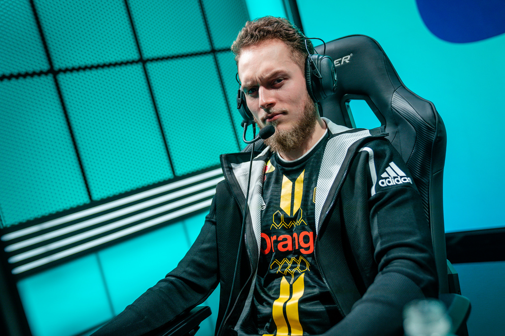 FlashLec's tweet image. Plusieurs médias relaient une possible arrivée de @CabochardLoL sur la toplane de la @KarmineCorp en remplacement de Adam.

Bonne ou mauvaise idée d'après vous ?
Pour rappel, l'ex toplaner de Vitality est sans équipe depuis la fin de la saison dernière en #LEC