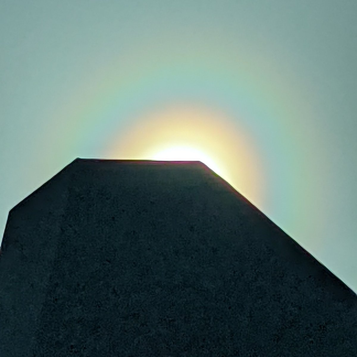 UTC-07 Havaittu siitepölykehä auringon ympärillä.