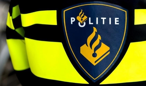 Politie vindt 20 cilinders met lachgas in woning aan Elisadonk na tip - ..