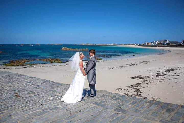 JessBisson's tweet image. 5 years. Happy Anniversary babe @MarkMauger1