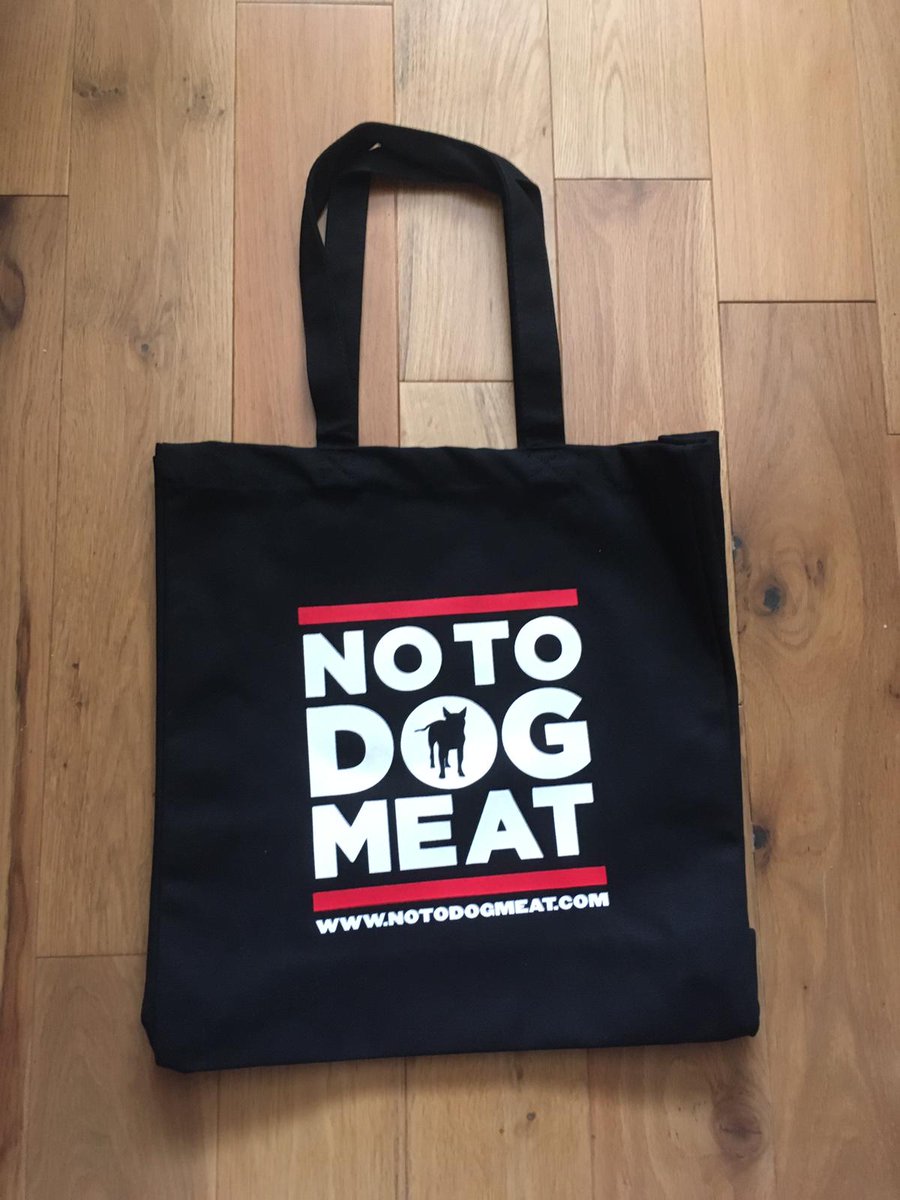 notodogmeat's tweet photo. #NTDM buy a bag - all proceeds from the sale of our Tote Bags goes to help our shelter dogs! https://t.co/j5s9pQWnB9 https://t.co/IJVJSotAJL