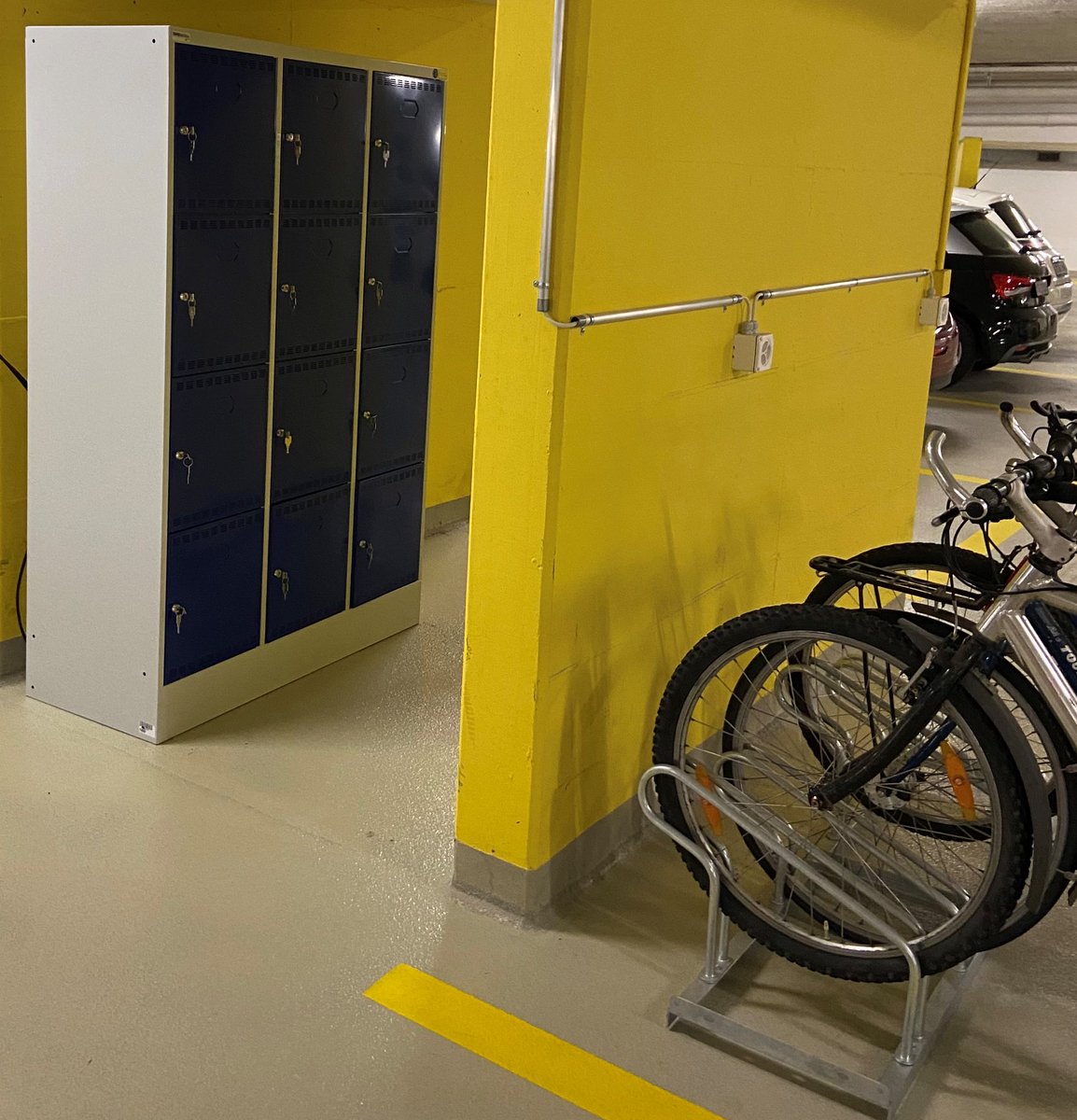 thur_ag's tweet photo. Erneut wurde eine Indoor-#Ebikeladestation von Thur Metall AG in Betrieb genommen. Die Mitarbeiter eines führenden Pharma Unternehmens können nun kostenlos und unkompliziert die Akkus ihrer E-Bikes #aufladen. Mehr Infos: https://t.co/4fGoh5EWUx

#pedelec #emobility #emobilität https://t.co/6hBTNhhofw