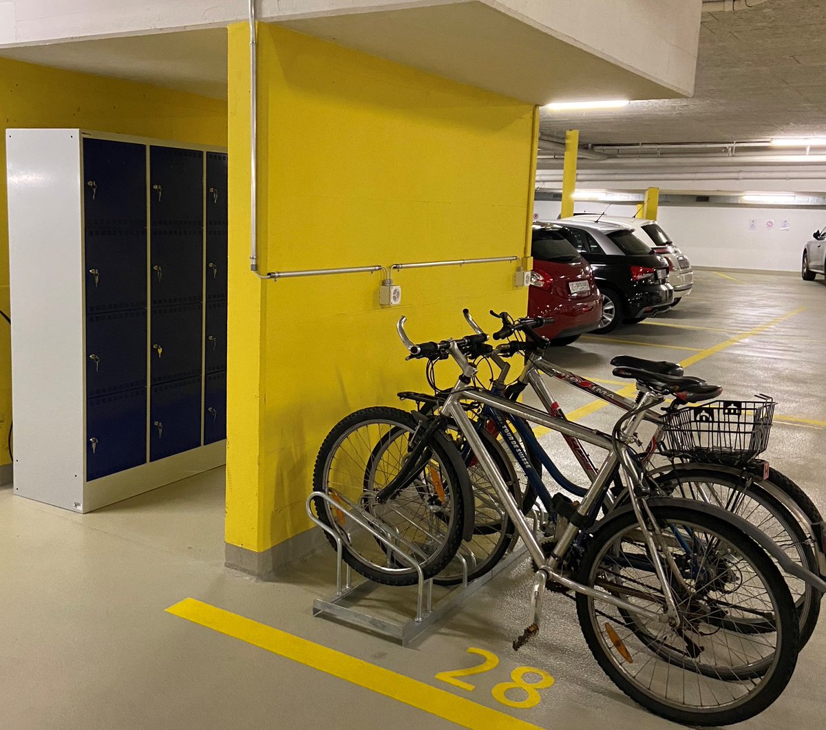 thur_ag's tweet photo. Erneut wurde eine Indoor-#Ebikeladestation von Thur Metall AG in Betrieb genommen. Die Mitarbeiter eines führenden Pharma Unternehmens können nun kostenlos und unkompliziert die Akkus ihrer E-Bikes #aufladen. Mehr Infos: https://t.co/4fGoh5EWUx

#pedelec #emobility #emobilität https://t.co/6hBTNhhofw