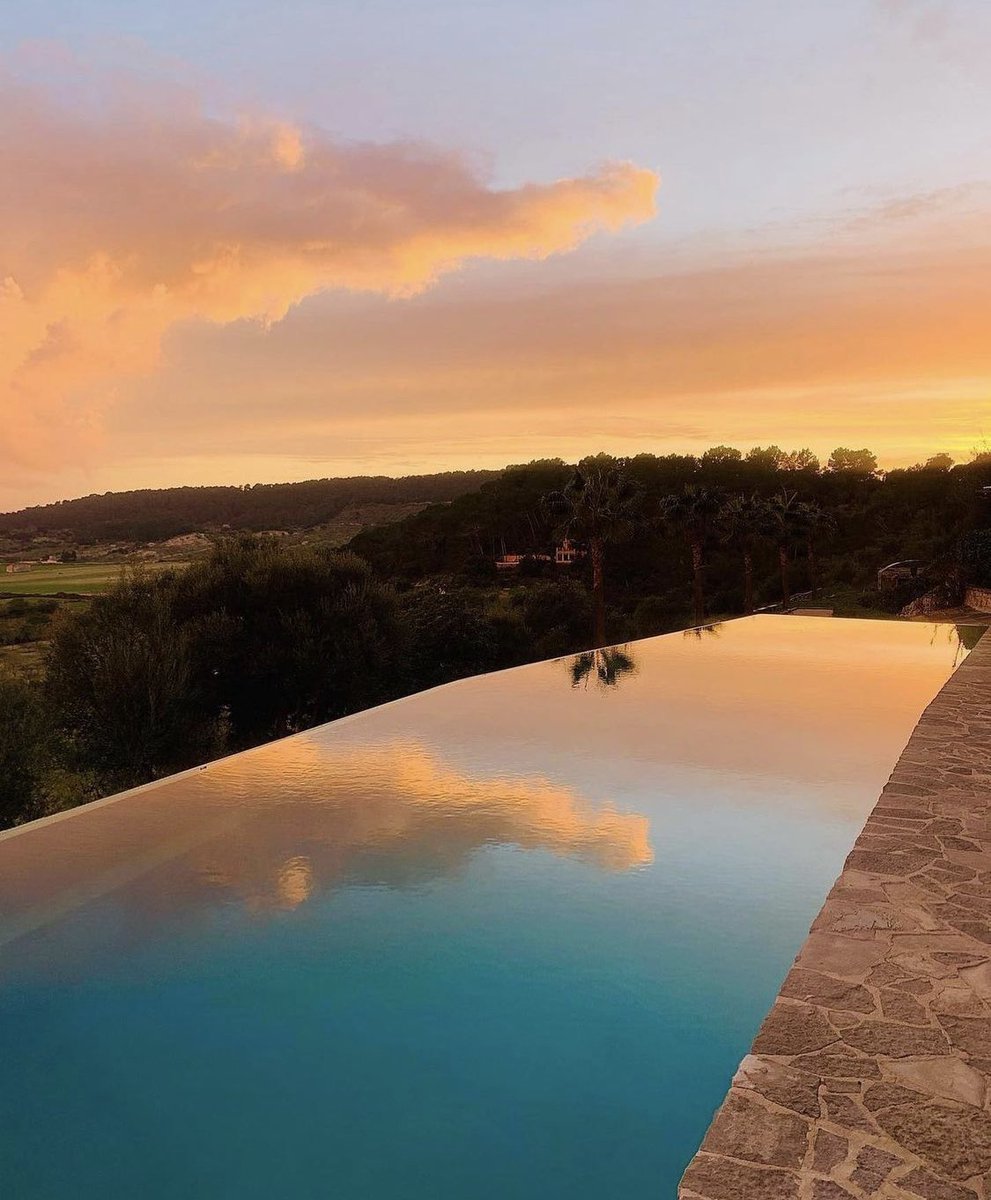 tmbIrpics's tweet photo. Dose of  magic in Mallorca https://t.co/9QUsMjclXc