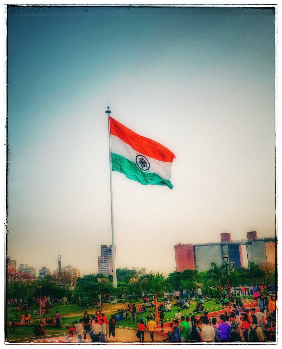 Shubhamgsg's tweet photo. On some random day,

Our Pride 🇮🇳 challenging the limits of the sky at #CentralPark in #ConnaughtPlace New Delhi

@DelhiPolice @CMODelhi @ArvindKejriwal @msisodia @SanjayAzadSln  @connaughtplace1 

#Tiranga #Tricolor #India https://t.co/cPdT7cFpL2