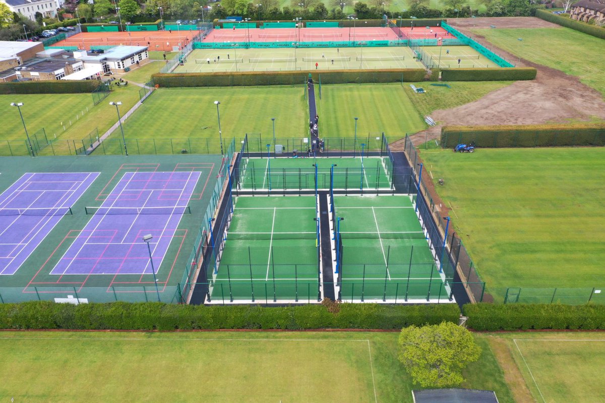 eastglos's tweet photo. Some amazing drone footage of the Club, with thanks to STRI Group for the footage @striturf @the_LTA @englandsr 
🎾17 floodlit tennis courts
🎾3 new floodlit Padel courts
🎾10 Grass courts
🌑4 squash courts
☕️🍻🍔Cafe &amp; Bar area.
#eastglosclub #tennis #squash #padel #cheltenham https://t.co/lTh2SJncIJ