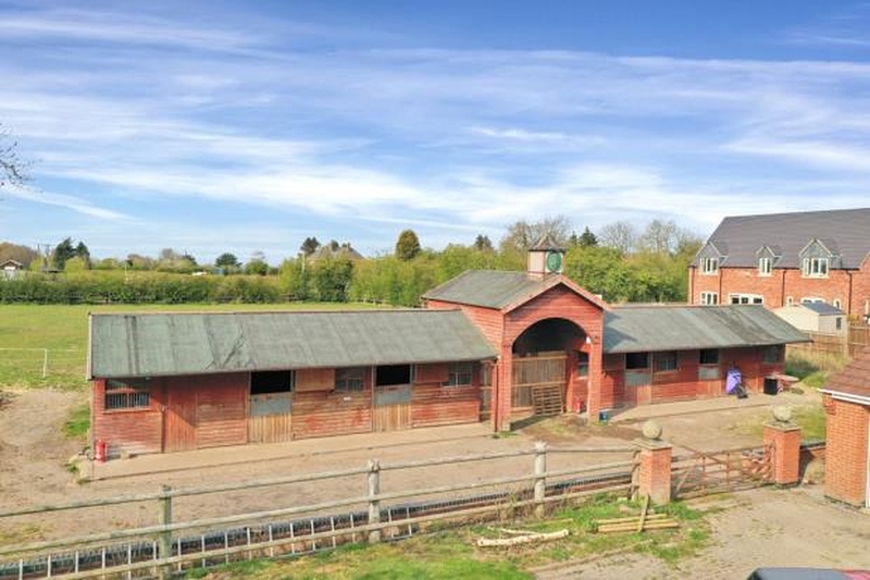 Equestrian Property (@eqproperty4sale) on Twitter photo Loughborough, Leicestershire
£1.25m
24 Acres
6 loose boxes - <a href="/HarlowBros/">Harlow Bros</a>
Tack, feed, hay storage
Workshop
Swimming pool
4 bed home
Details: equestrianproperty4sale.com/property-for-s…
<a href="/FisherGerman/">Fisher German</a> <a href="/equestrianindex/">Equestrian Index</a> Loughborough, Leicestershire
£1.25m
24 Acres
6 loose boxes - <a href="/HarlowBros/">Harlow Bros</a>
Tack, feed, hay storage
Workshop
Swimming pool
4 bed home
Details: equestrianproperty4sale.com/property-for-s…
<a href="/FisherGerman/">Fisher German</a> <a href="/equestrianindex/">Equestrian Index</a>