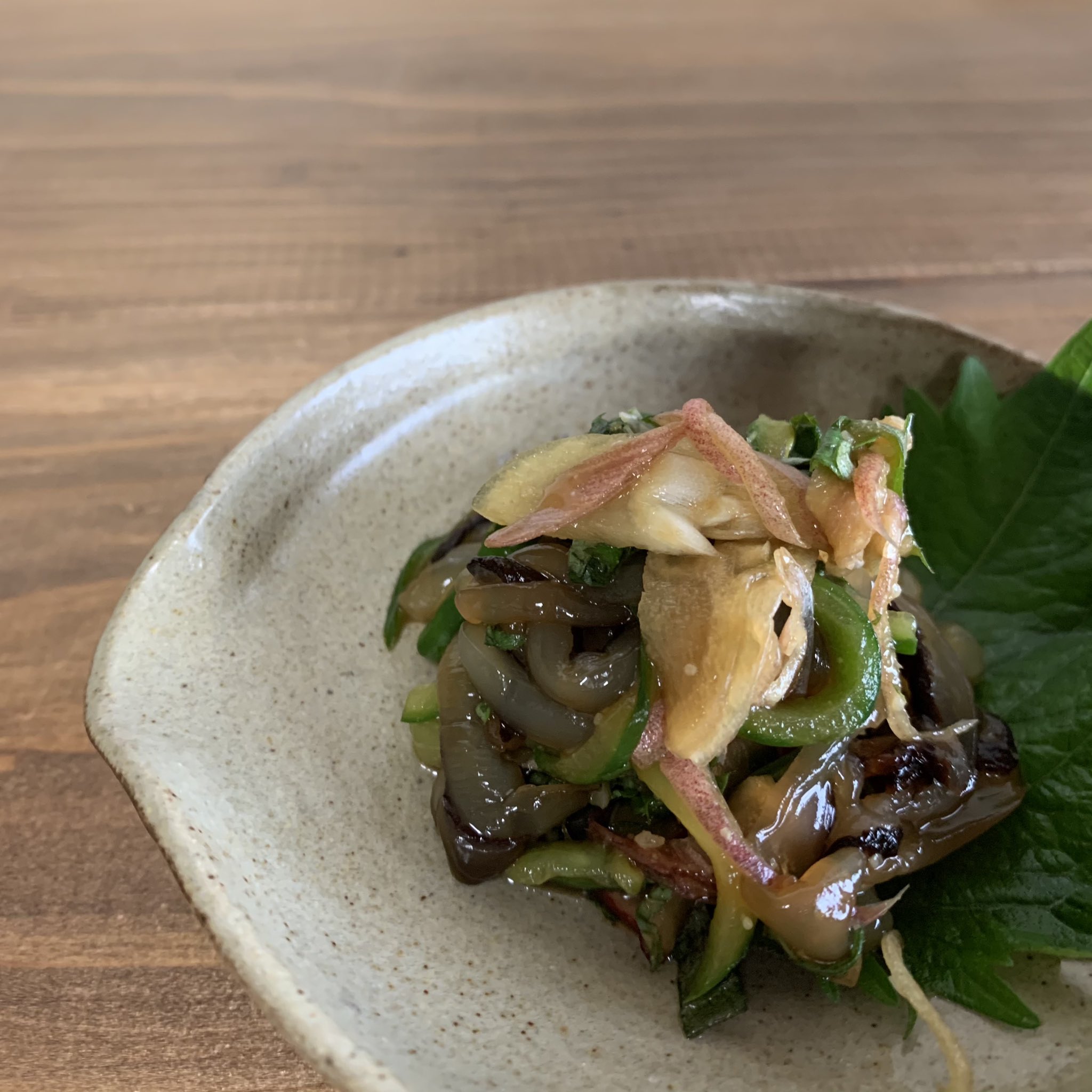 Kazu 生くらげを酢の物に 香味野菜と醤油麹と黒酢で 今日みたいな暑い日にさいこー ペロット Perrot 生くらげ 香味野菜 晩酌部 手作り器 T Co F9l0lh4h6m Twitter