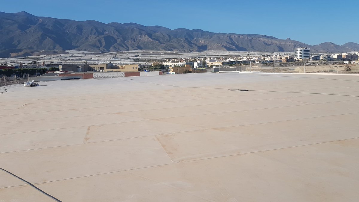 SikaSpain's tweet photo. #Impermeabilización de #cubierta en El Ejido, Almería, con lámina de TPO Sika #Sarnafil. Aplicador especializado #Alcamar https://t.co/imUg7IY0mq