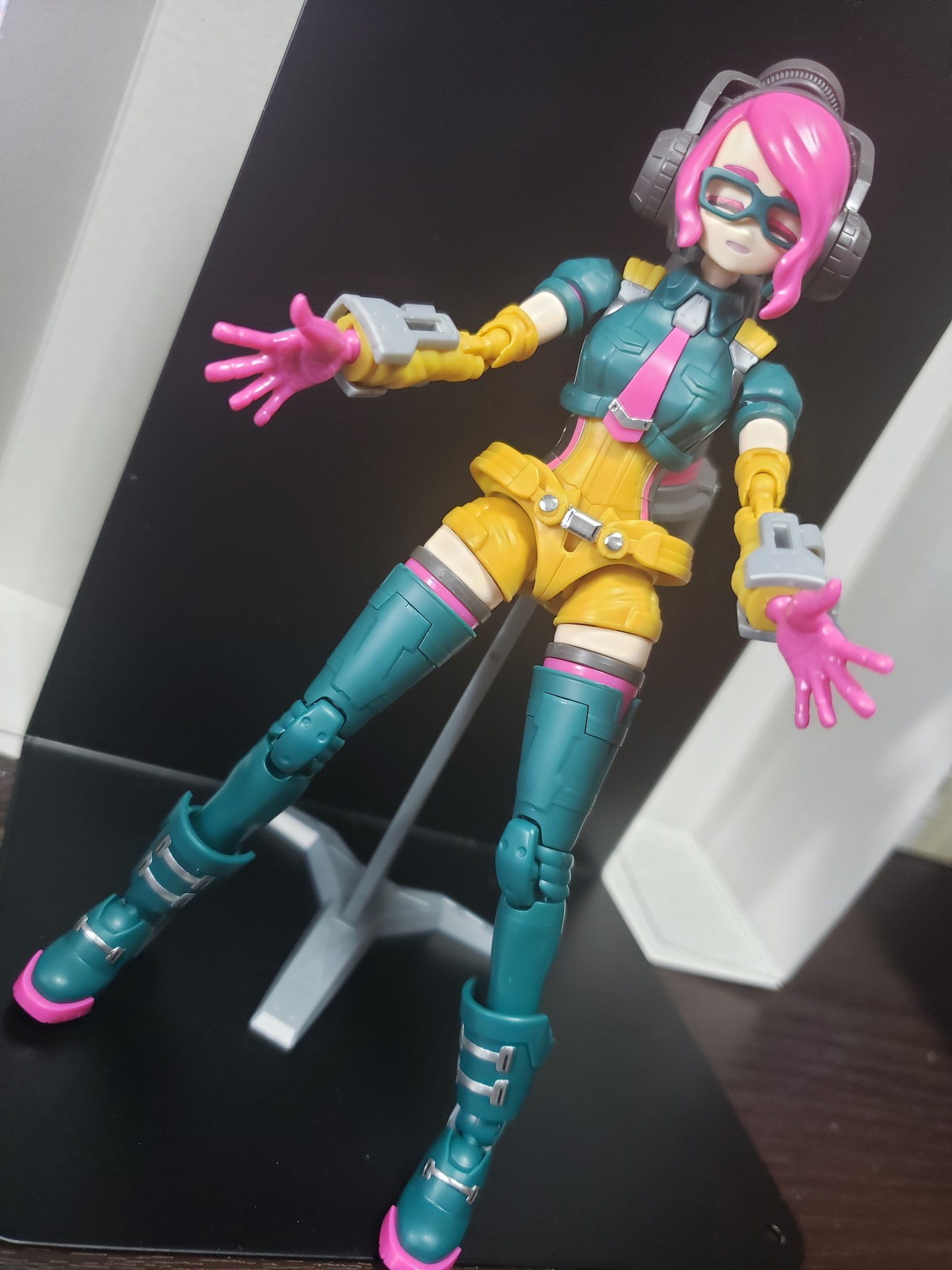 ヤスヲ ガールガンレディ プラモ 買ってしまった 初のガールガンレディ Bandaiさんの女性プラモのクオリティ高い 他のメーカーさんの作ったことないけど 笑 素組だけど色分けしっかりしてるし かわいいなぁ T Co 3ljogrw5vo Twitter