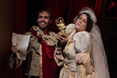 .<a href="/salacuartapared/">Sala Cuarta Pared</a> Comedia dramática o,+ bien,drama cómico agridulce.2 seres desahuciados,marginados,con + deudas de las q pueden soportar sus miserables vidas,con el amor q se profesan y q les une en 1 lucha dolorosa x estrenar 1 obra teatral <a href="/selunieto/">Selu Nieto</a> <a href="/esther__alonso/">Esther Alonso</a> <a href="/AAmeloni/">ᴀʟᴇssɪᴏ ᴍᴇʟᴏɴɪ</a>