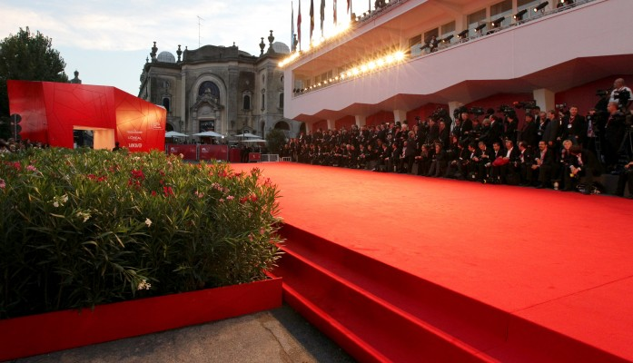 Prime indiscrezioni su #Venezia78, Variety segnala possibili film presenti al Lido:

#Dune di #DenisVilleneuve
#ThaHandofGod di #PaoloSorrentino
#FreaksOut di #GabrieleMainetti
#OnAHalfClearMorning di #BrunoDumont
#LostIllusions di #XavierGiannoli 

#biennalecinema2021 #14maggio