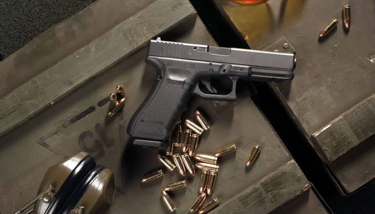 🇹🇷 : Aklın en büyük silahındır, şarjörünü dolu tut...
🇬🇧 : It is the biggest weapon of your mind, keep your magazine full...
#korkma #cesurol #insanlık #tehlike #bir #dokunmak #people #fearless #silah #gun #akıl #sevme #gerçek #Reels #kesfet #Motivation #Motivasyon #motivational