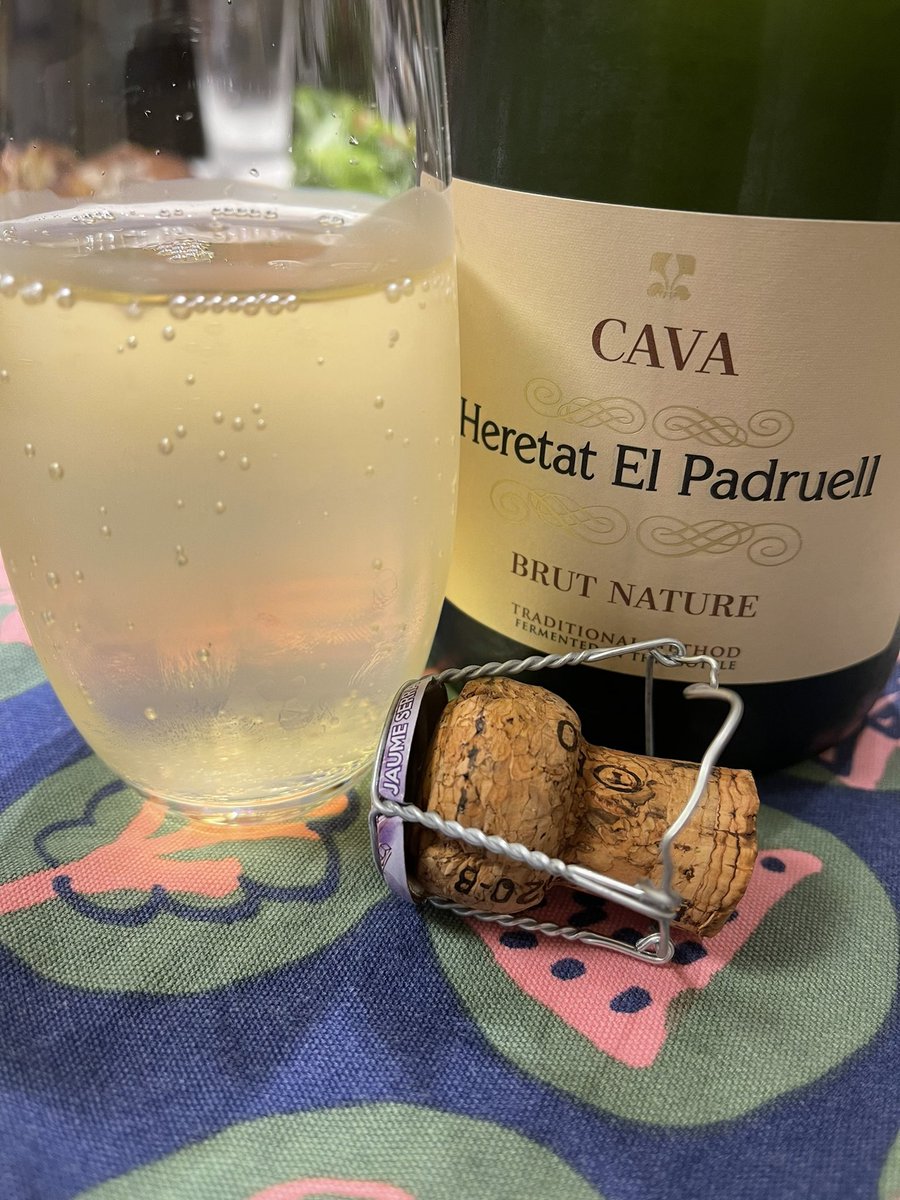 Soichiro01's tweet photo. かぱーーい🥂✨
#cava
#methodtraditional https://t.co/K432RSjcu3