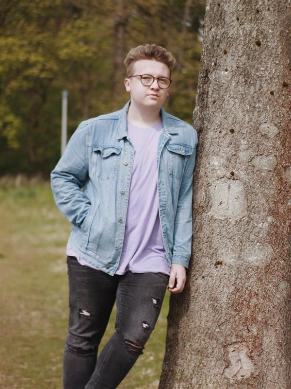 NcExhibition's tweet photo. Showcasing our @AyrshireColl  #colourconcepts contributing photographers:
RONAN LEASK 🔴🟡🟢🔵🟣🟠
#passion #fashion #portraiture #photography #film 
https://t.co/85VGSmepAr  
https://t.co/HYZV4Ficdq https://t.co/fkCZDSTMM6