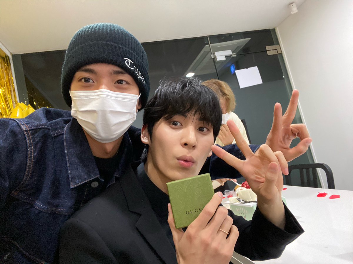 히꿈 tweet media