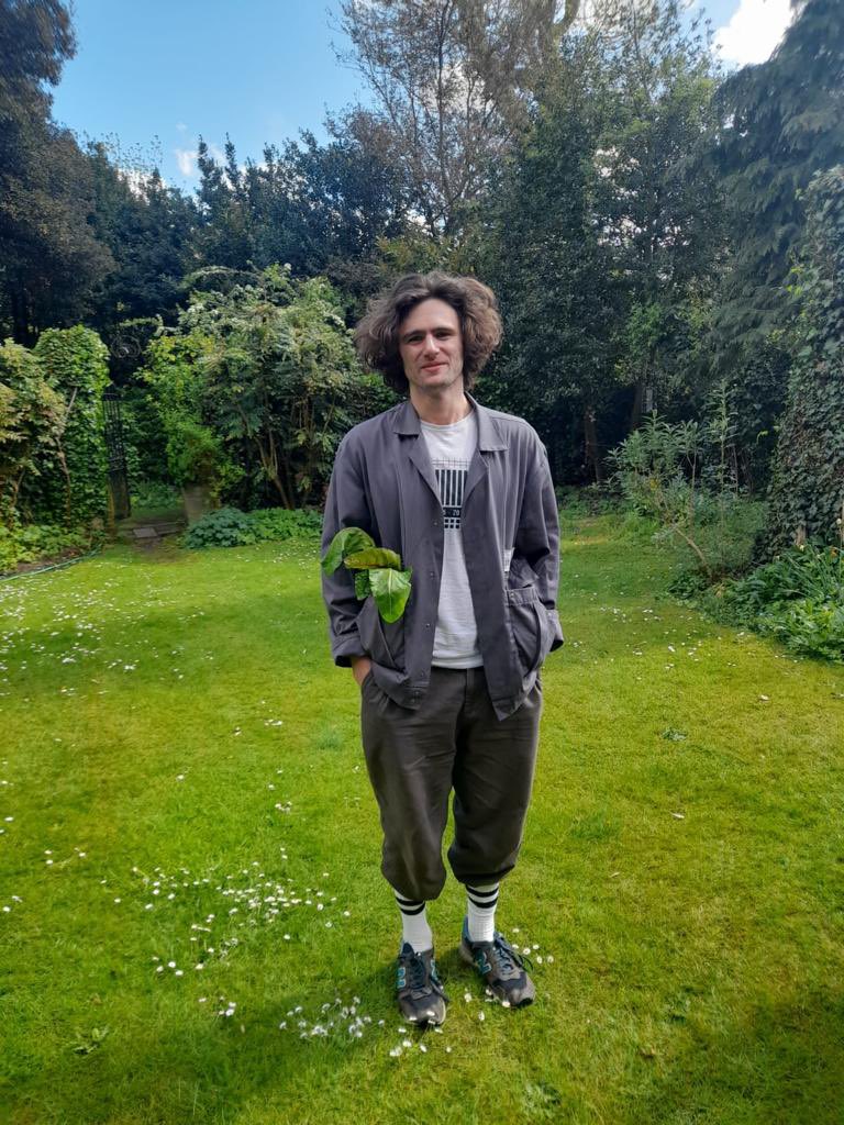CreativeSoc's tweet photo. In this #MentalHealthAwarenessWeek we have been continuing to explore #CreativeRewilding. Here are some of our ‘seeds’ connecting with nature on their visit to Southside House. https://t.co/k0wjkCts04