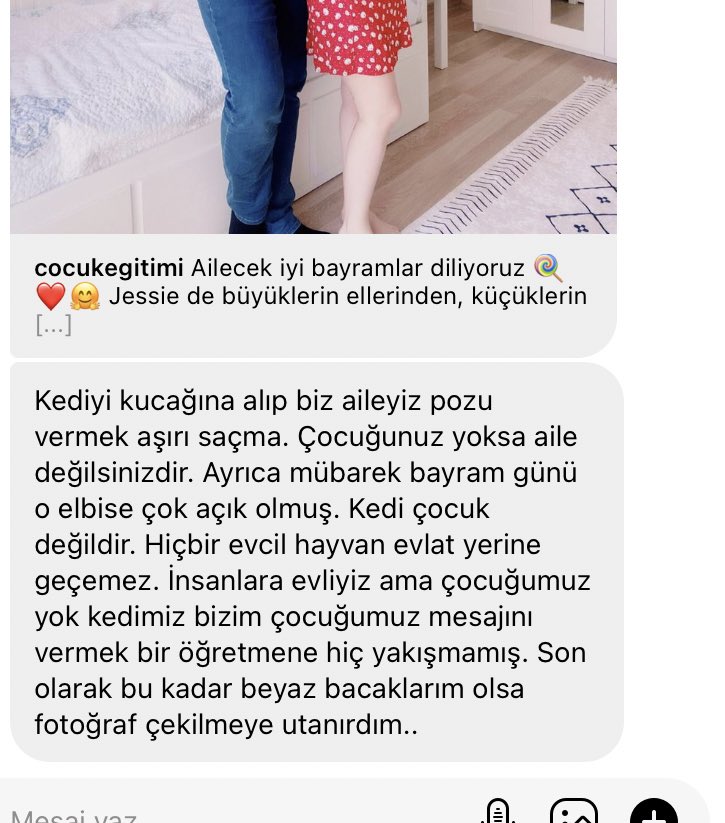 gunesdeeryaa's tweet photo. İnstagramda cocukegitimi sayfamda paylaştığım bayram fotosuna gelen yoruma bakın 🥲
Allah’tan arkadaki hemnes divanın örtüsünün bozuk olduğunı fark etmemiş 🤣 https://t.co/90lMLovhbf