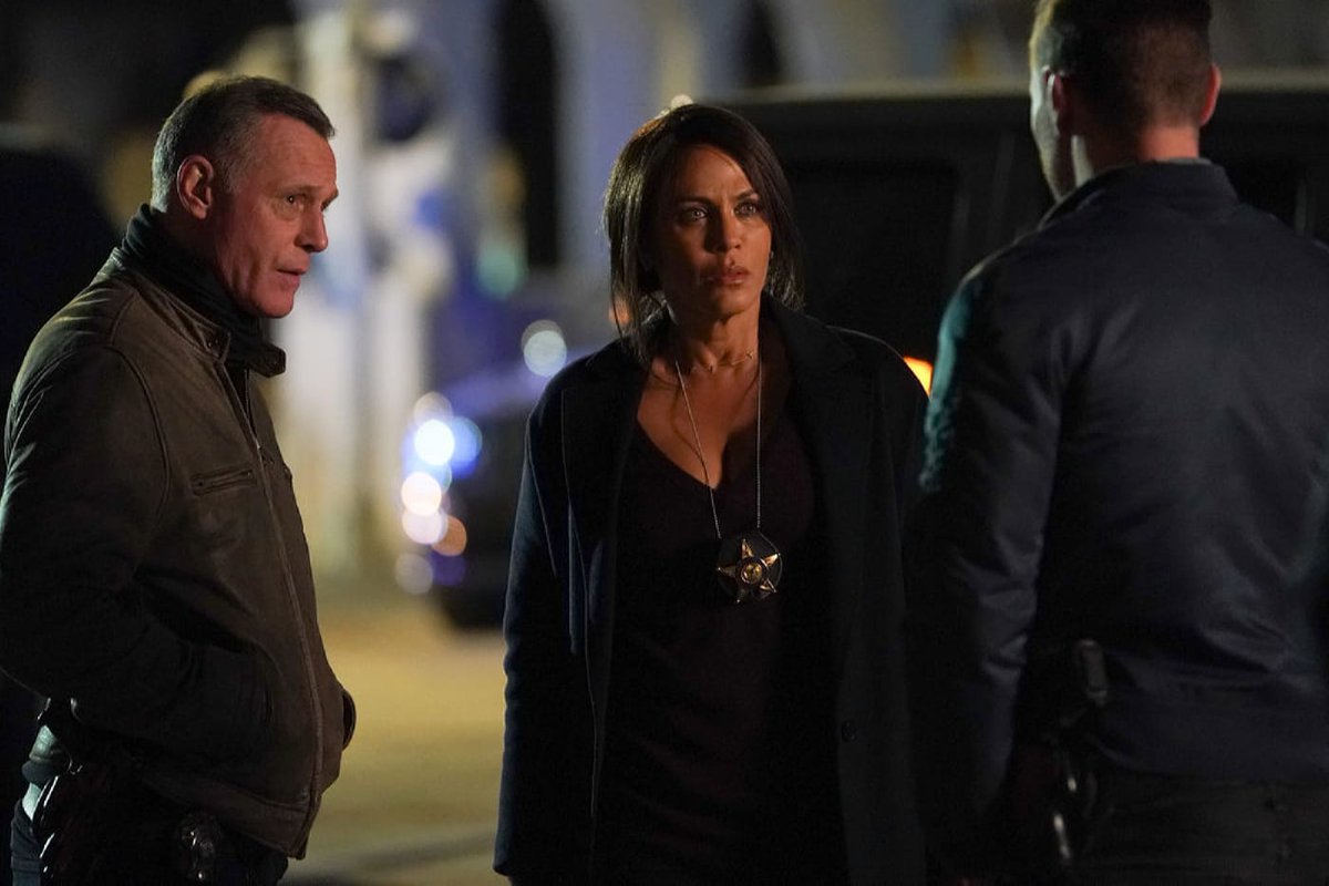 Chicago PD Episode 8x15 "The Right Thing" Promotional Photos. 