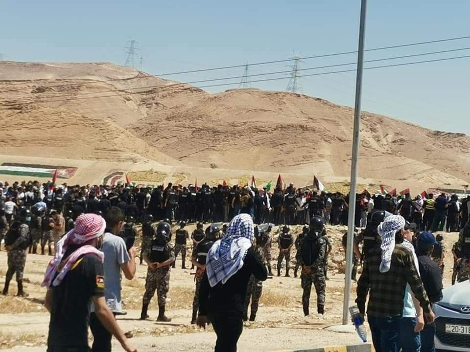 mutaand's tweet photo. Binlerce Ürdünlü, Filistin sınır bölgesinde toplanarak işgalcilerin Gazze ve Mescid-i Aksa'ya yönelik saldırılarını protesto ediyor.

#GenocideinGaza https://t.co/udgsETtQb3