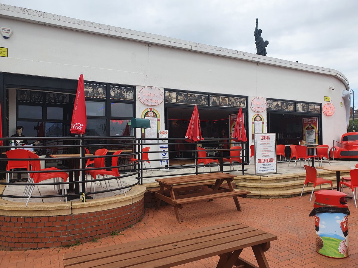 Monday Isn't Far Away .....
YESSSSSS 
WE OPEN OUR DOORS TO YOU ALL
🍔🍟🌭
We Can't Wait To Welcome You Back!!! 🙌🏽