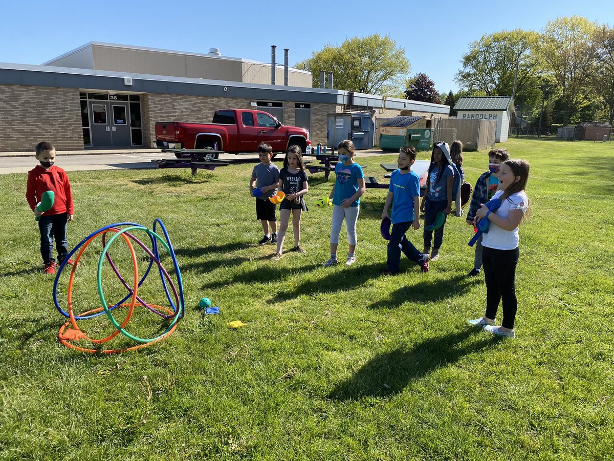 PEwithMsPlum's tweet photo. 3rd and 4th graders showing Randolph BEST in PE creating new games. @LivoniaDistrict #livoniapride #CHStriad https://t.co/1GMUNToEh3