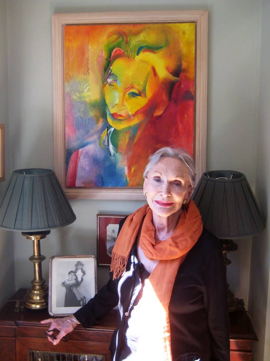 Happy Birthday to the great actress Dame Siân Phillips, who graciously & tenderly sat for me in 1997- here pictured at her London home with her portrait, in 2018. #SianPhillips #actress #portrait #art #contemporaryart #artcollection #theatre #TV #cinema