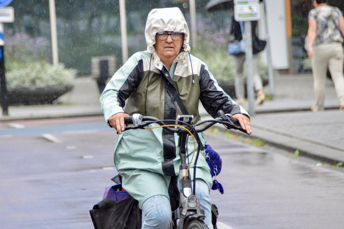 New <a href="/bredauas/">Breda University of Applied Sciences</a> research concludes that, in general, electric cyclists are less influenced by weather conditions than ordinary cyclists.

"Another argument for investing in and encouraging electric bicycles as a viable alternative to the car for commuting."

sciencedirect.com/science/articl…
