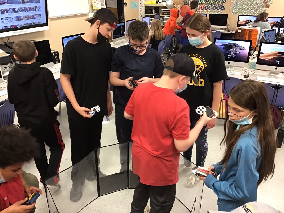 fms_tech's tweet image. #fmsteach #teentweet House day