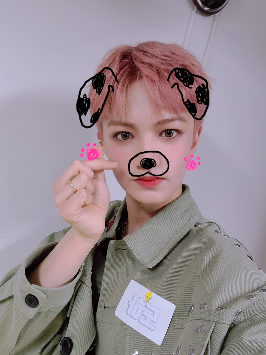 bitbae173_'s tweet photo. 210513 ✿귀여움 대방출✿ naver
#BAE173 #비에이이173 #빛 #bit https://t.co/4VLjvGaVk9