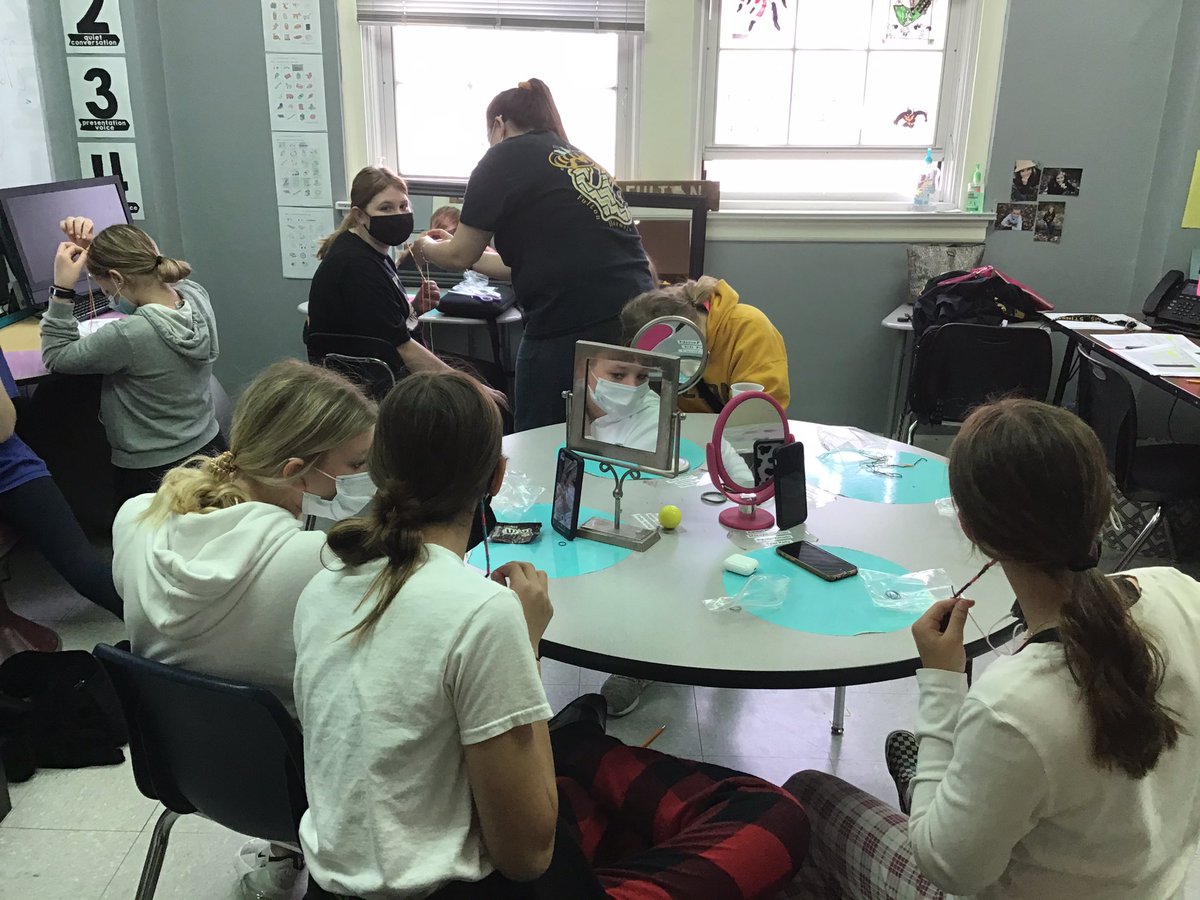 fms_tech's tweet image. #fmsteach #teentweet House day