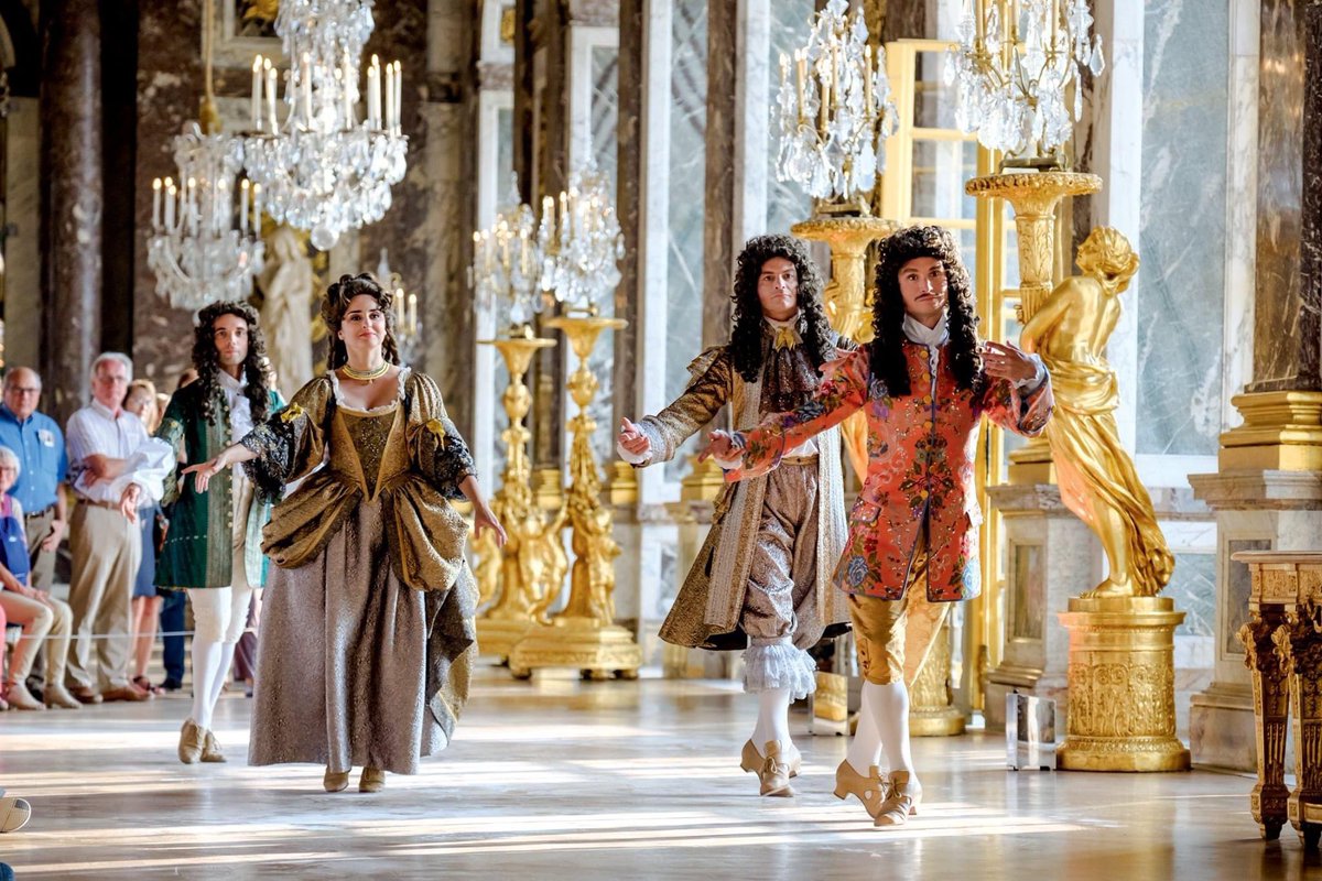 CVSpectacles's tweet photo. La bonne nouvelle du week-end 🤗 | Tous les samedis soir à compter du 𝟏𝟐 𝐣𝐮𝐢𝐧, vous pourrez profiter à nouveau des Grandes Eaux Nocturnes et de la Sérénade Royale de la Galerie des Glaces au @CVersailles 🤩 !

🎟 https://t.co/6c7DhsZ8zS https://t.co/O2hBRV4WFa