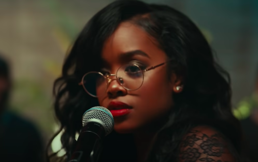 shinemycrown's tweet photo. H.E.R. Reveals She Almost Created a Band With Zendaya and Kehlani https://t.co/o7gpsrKMho https://t.co/RQoMWa8o02