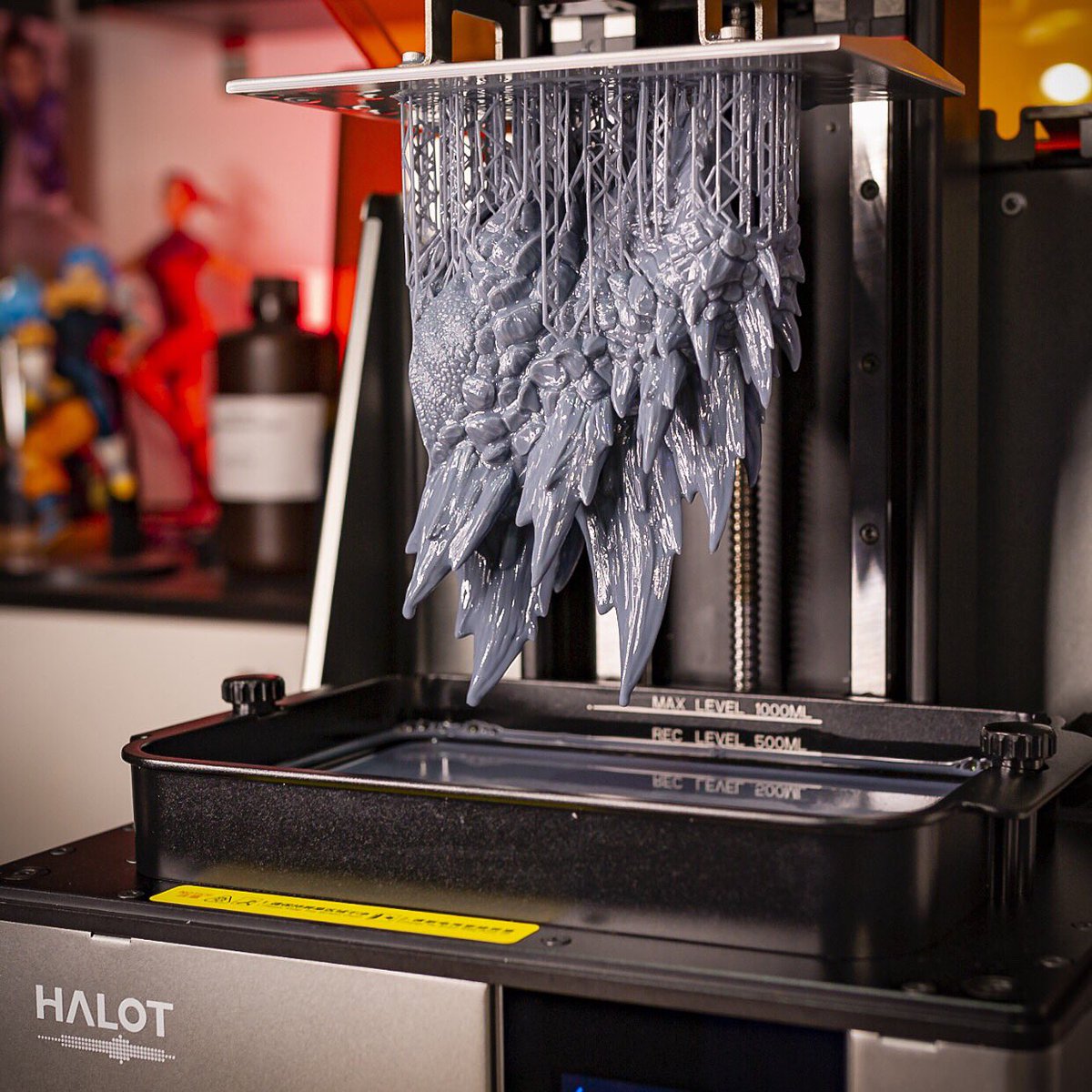 lychee3d's tweet photo. Halot-Sky prints beautifully well. Now if @Creality3dprint could provide us the slice file format it works be great 😄
Godzilla model by @print_lord 
#halotsky #creality #3Dprinting #resinprinting https://t.co/0JCBPgU1zU