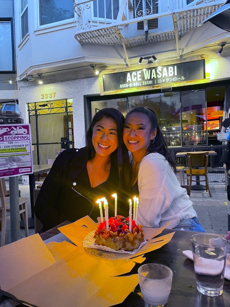 Happy Birthday <a href="/bonniemayxu/">Bonnie Xu</a> 🎉 Started off as Tweeps, ended up as besties 😚