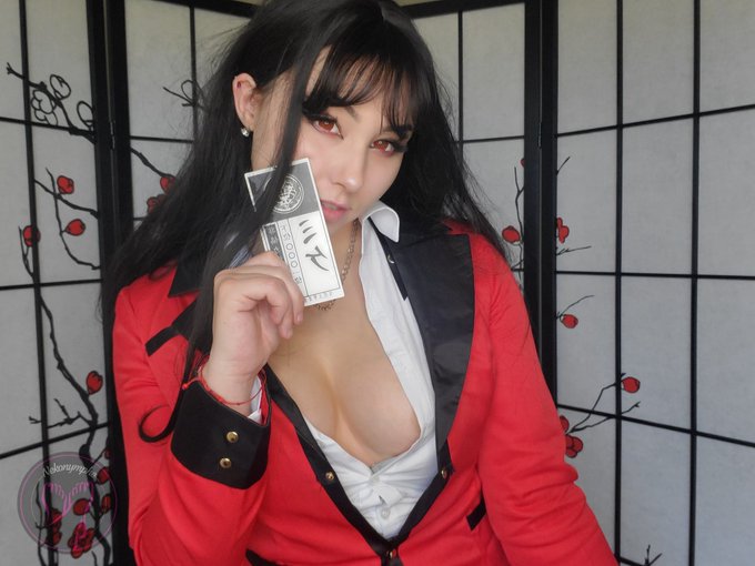 Never seen the soles of Jamabis feet before! Aren't they pretty? https://t.co/CobFCWIRkA