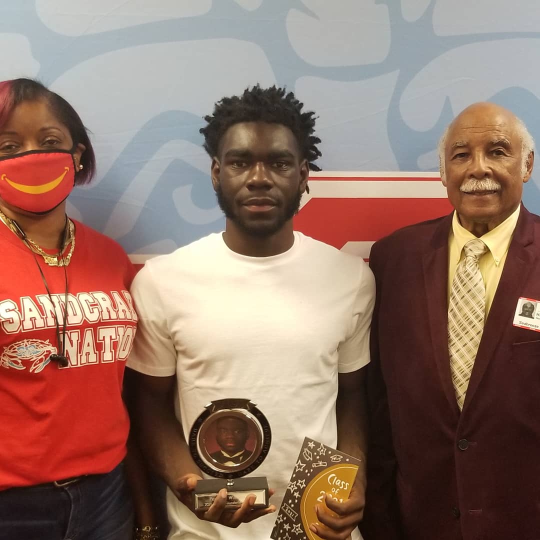 pmwiii's tweet photo. Another Blessing.🙏🏾   HUGE thank you to the @HVLFoundation.  For 2021 Lucas Foundation Citizen Award Scholarship! https://t.co/OC1OaWaPEF