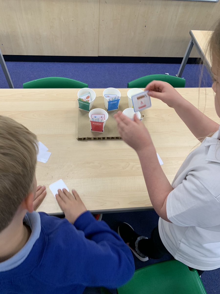 Lots of great discussions about what we can recycle and how to sort it in P1b this week! Recycling is a great way to ‘Make a Difference’. ♻️ <a href="/NewtongrangePS/">NewtongrangePS</a> <a href="/MissNLBrown/">Nicole Brown</a>
